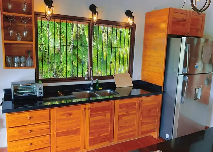 Сasa de vacaciones Casa Nekori Wonderful Mountain View 15 Minutes From Samara Nicoya