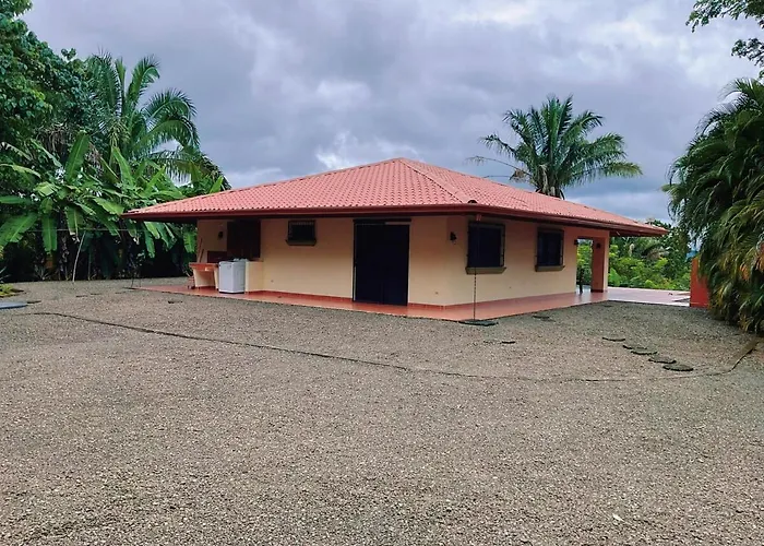 Сasa de vacaciones Casa Nekori Wonderful Mountain View 15 Minutes From Samara *